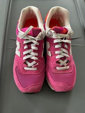 New Balance 574 Women's Fuchsia Mesh & Suede Athletic Sneakers